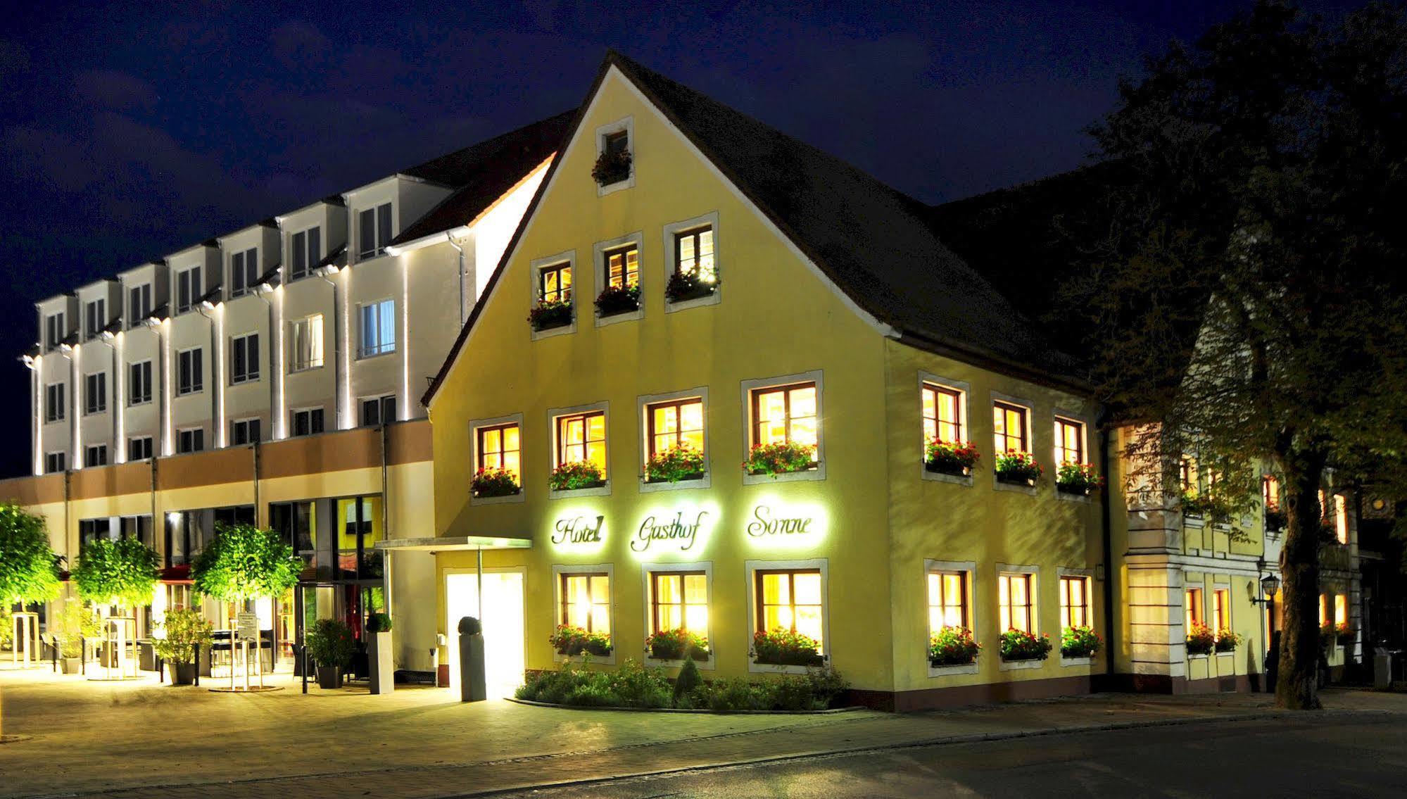 Landhotel Sonne Neuendettelsau Eksteriør billede
