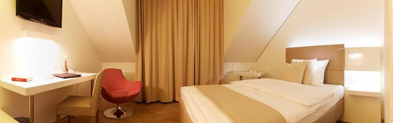 Landhotel Sonne Neuendettelsau Eksteriør billede
